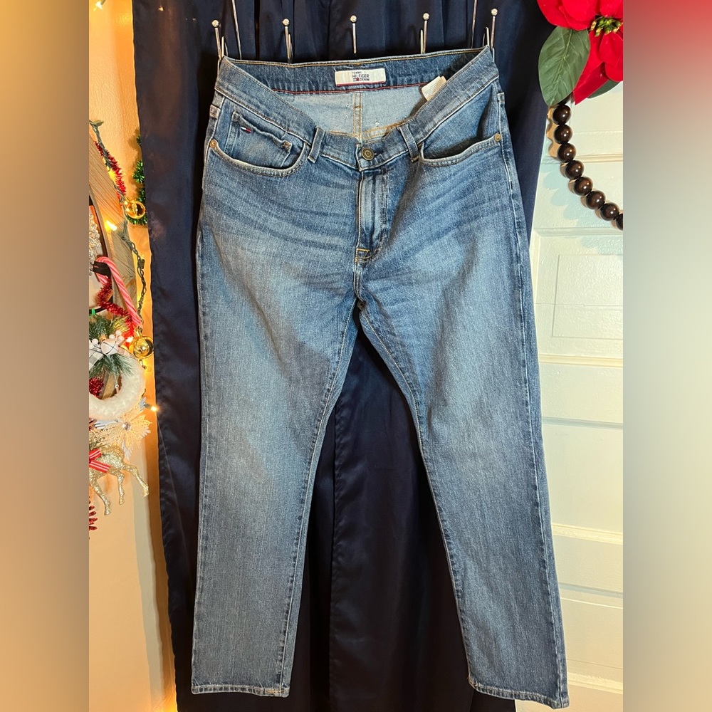 Tommy Hilfiger denim jeans, lightly worn, like new.